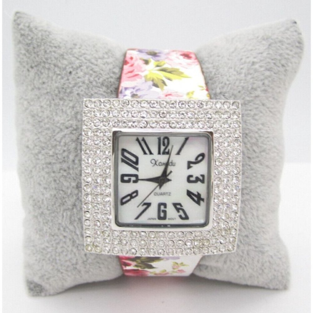 Women Xanadu Crystal Quartz WR Analog 36mm Dial Causal Tank Watch (F755)